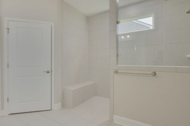 Building Photo - Spacious 3 Bed 2 Bath -The Landings At New Riverside