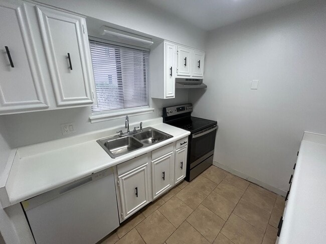 Building Photo - 240-53 Jamil Road, Columbia, SC 29210