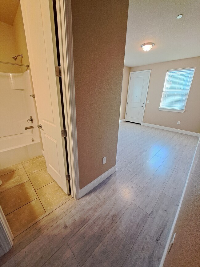 Building Photo - 677 Addison Ln