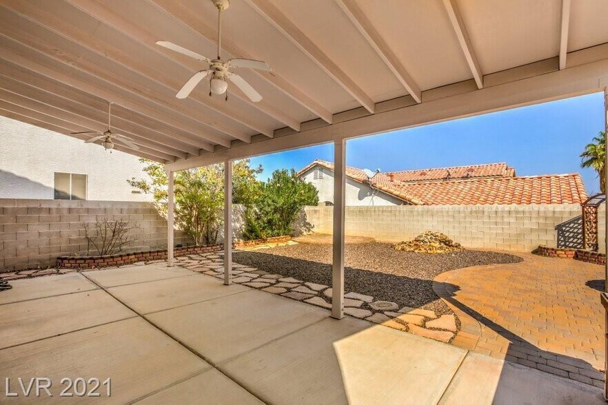 Back Patio - 4330 Spruce Grove St