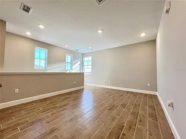 Building Photo - 10552 Pearson Ave