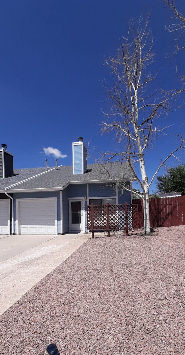 Building Photo - 5208 Solar Ridge Dr