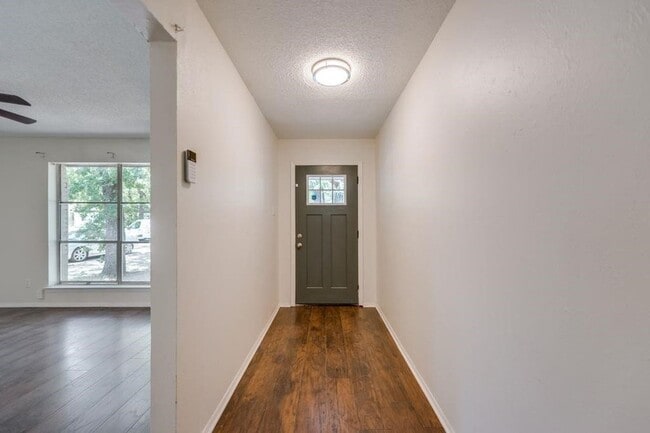 Building Photo - 10434 Springhaven Dr