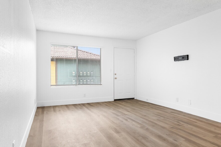 Building Photo - 3112 Denver Ave