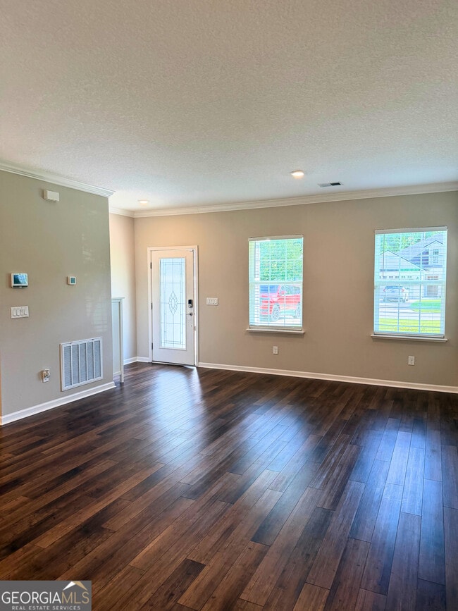 Building Photo - 206 Boatsman Way