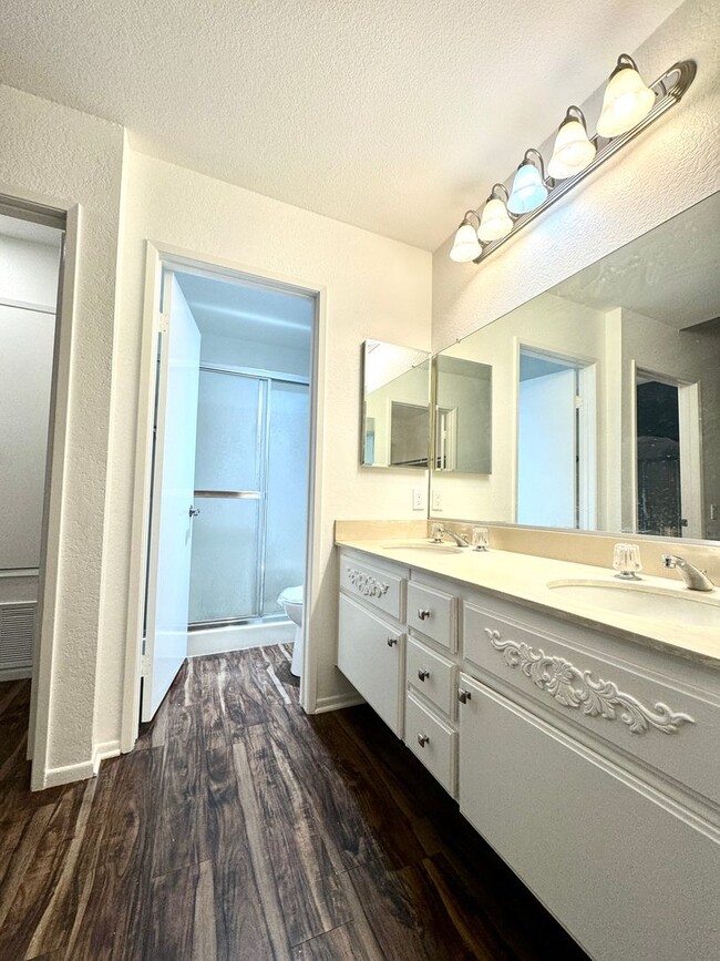 Building Photo - Charming 2-Bedroom Villa in the Heart of C...