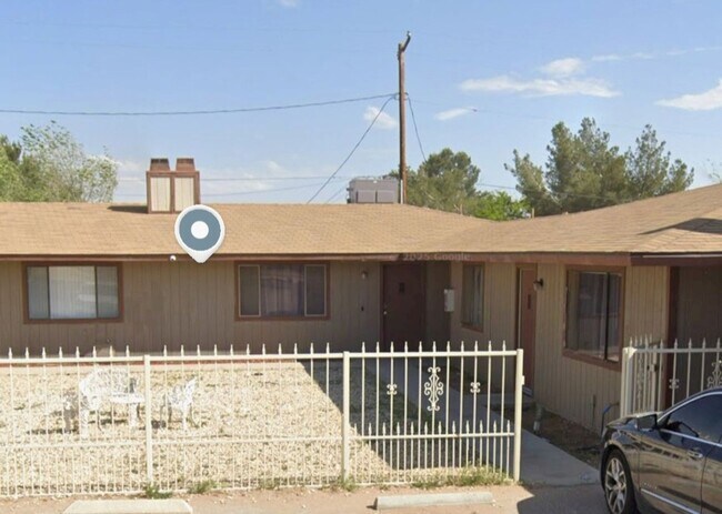 Building Photo - 15833 Serrano Rd