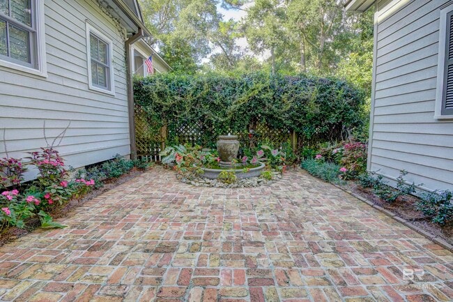 Building Photo - 14425 Scenic Hwy 98