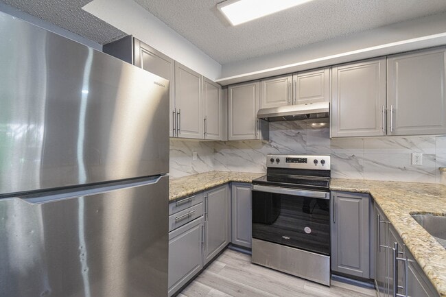 Building Photo - 12663 Wellington Park Dr