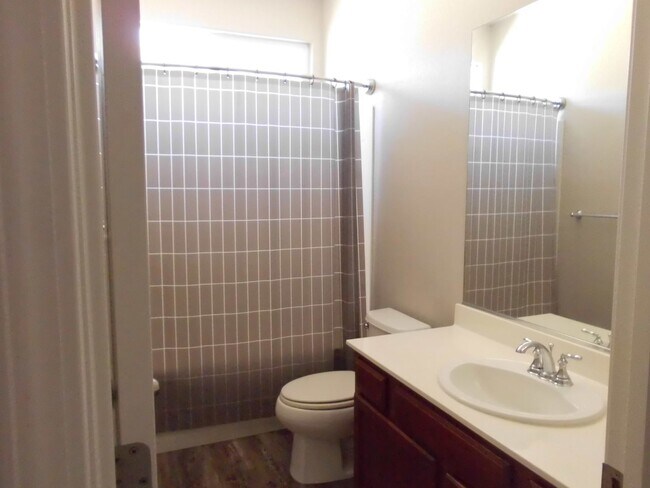 Building Photo - 207 Coulter Way