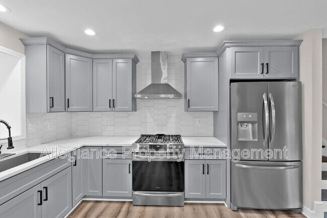 Building Photo - 2215 Lida Ct