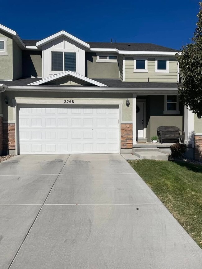 Building Photo - 5568 Rokeby Ln
