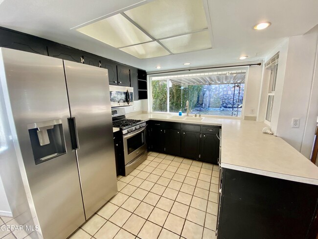 Building Photo - 1305 Vista De Oro Dr