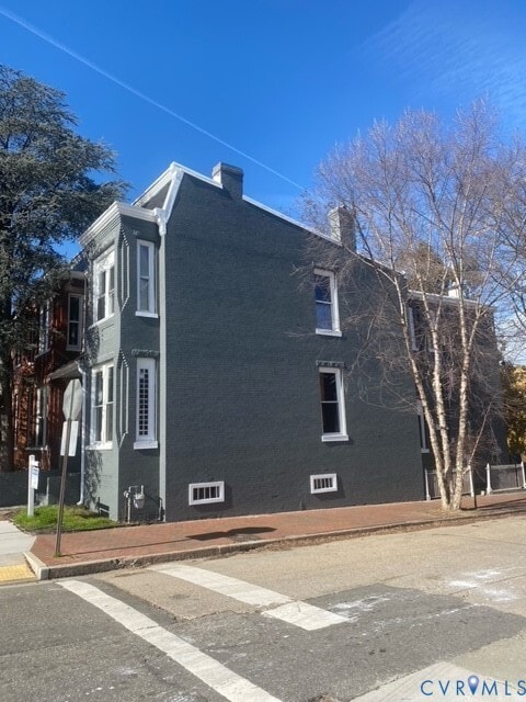 Building Photo - 1100 W Marshall St