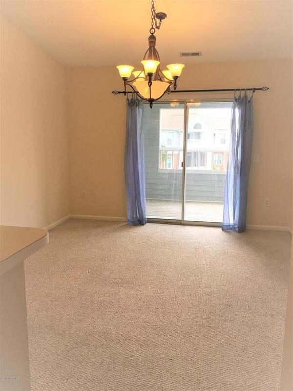 Building Photo - 4156 Breezewood Dr