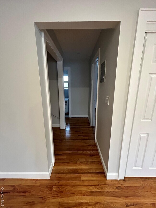 Building Photo - 157 6th Ave