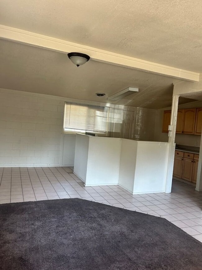 Building Photo - 922 Brookfield Dr