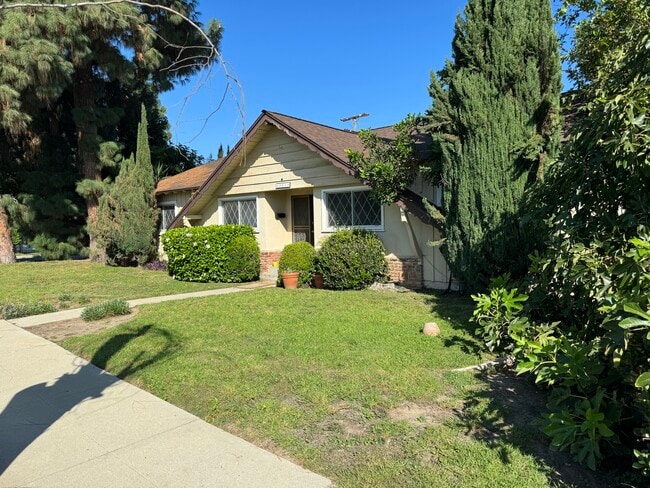 Building Photo - 19859 Gresham St