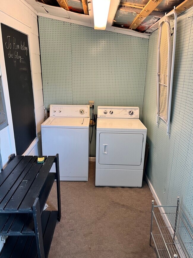 Building Photo - 201 S Moss Ave