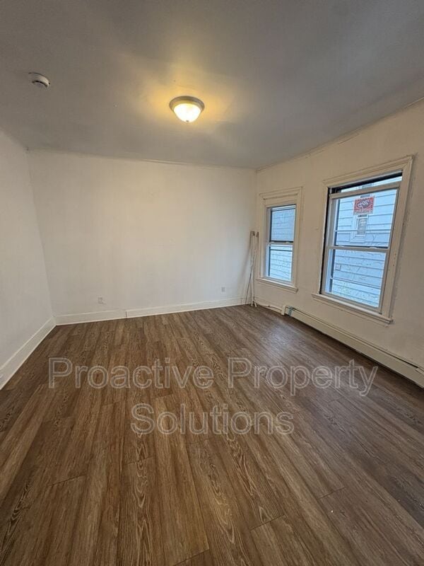 Building Photo - 415 S Main Ave