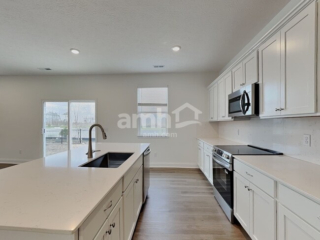 Building Photo - 216 Deanscroft Dr