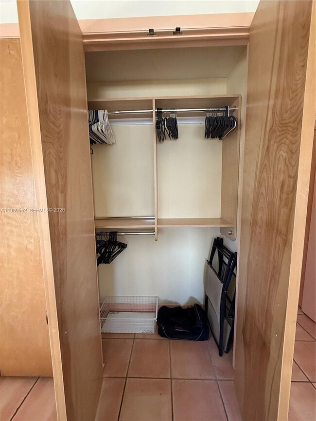 Building Photo - 1480 Euclid Ave