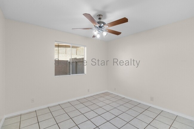 Building Photo - 3812 W Loma Ln