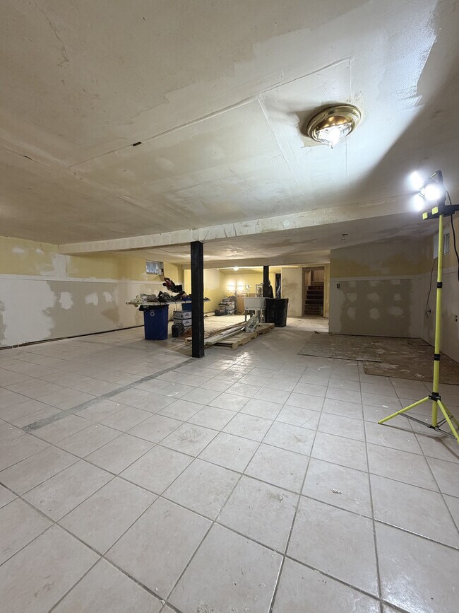 Building Photo - 120 Peale St