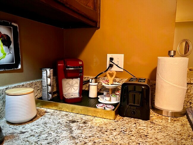 Building Photo - 430 Lindbergh Dr NE