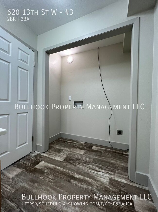 Building Photo - Move in Special - $300 off first FULL mont...