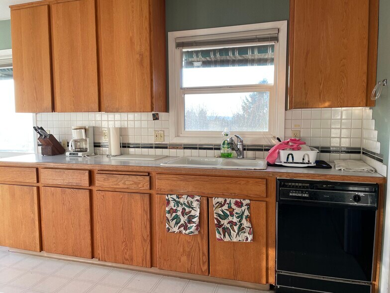 part of kitchen - 3433 NE Cadet Ave