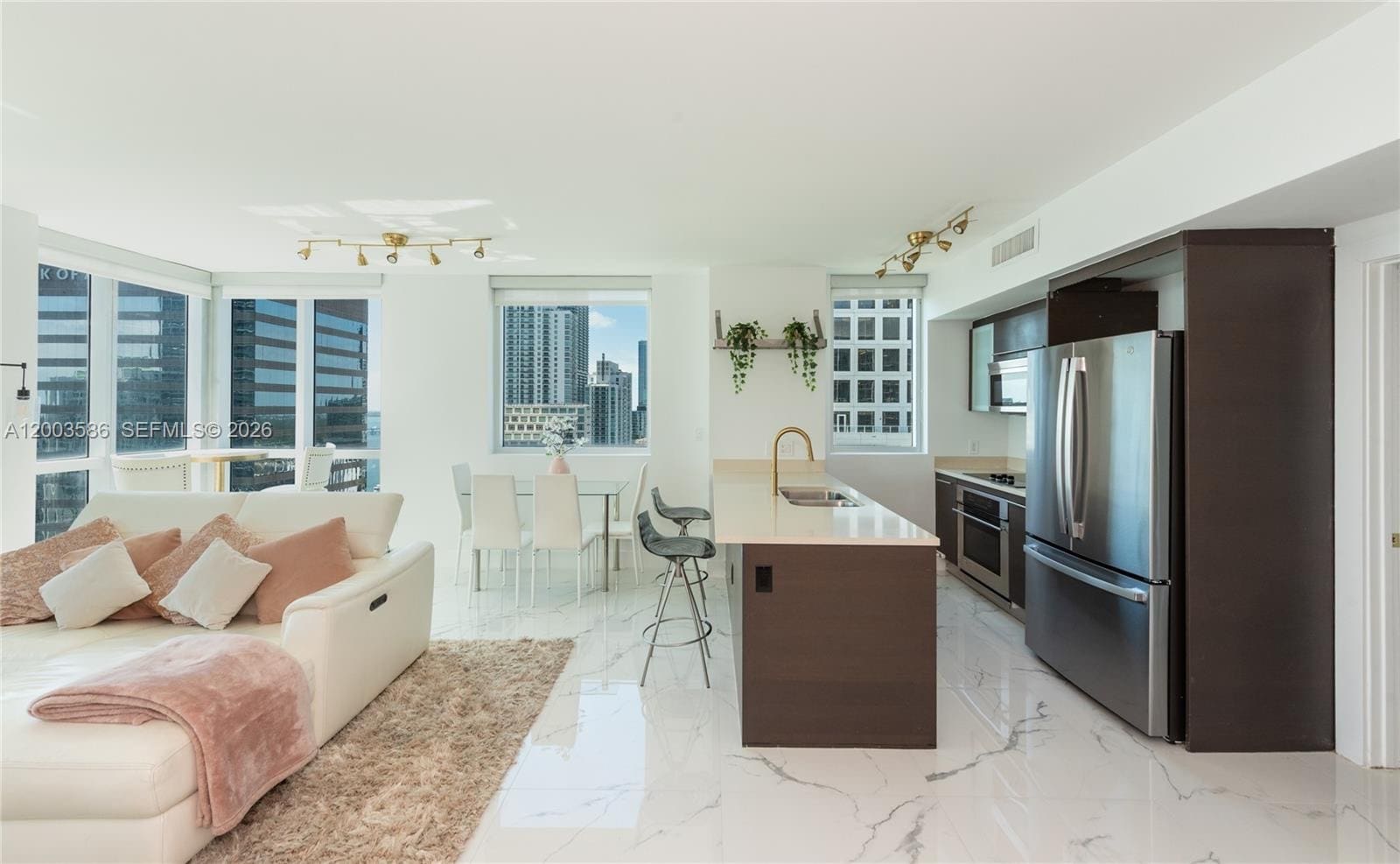 Building Photo - 500 Brickell Ave