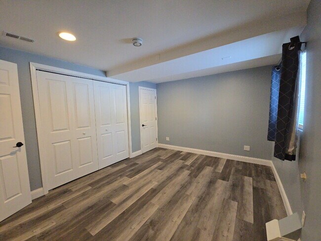 Building Photo - 4 Edam Ct