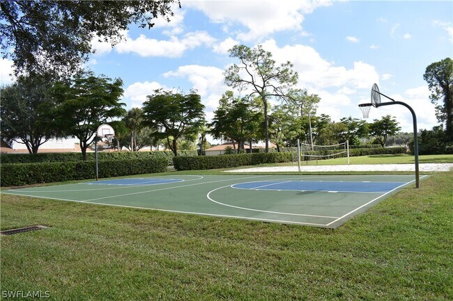 Building Photo - 354 Dover Pl