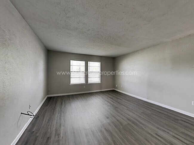 Building Photo - 5105 Skillman St