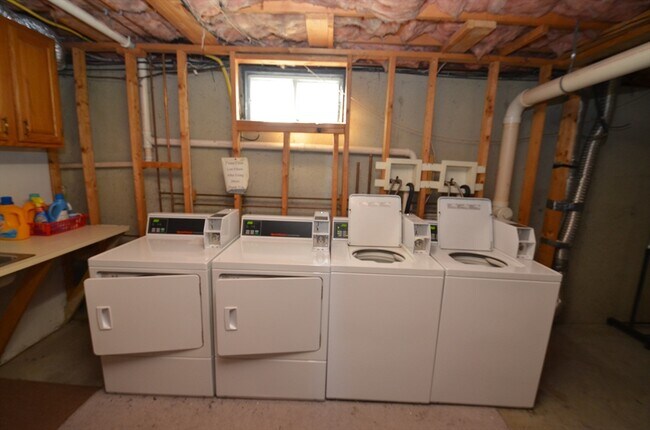 Building Photo - 99 W Wyoming Ave