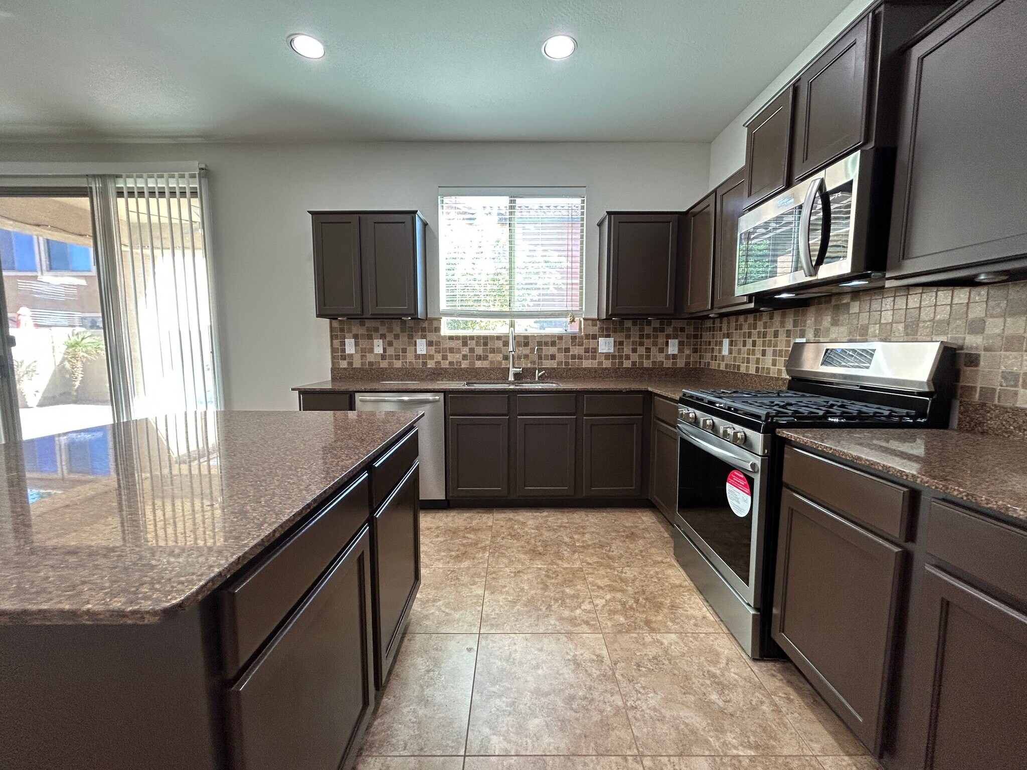 Building Photo - 4123 E Cherry Hills Dr