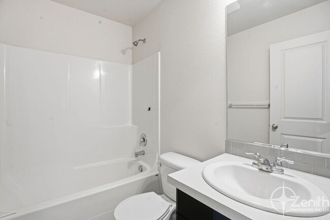 Building Photo - 11726 NE 23rd St