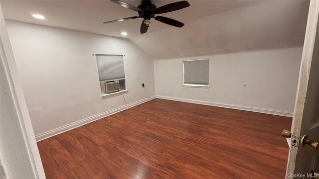 Building Photo - 185 Weir St