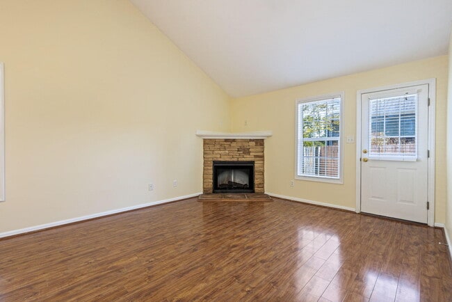 Building Photo - 422 Northrop Pl