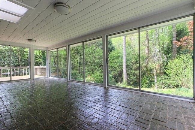 Building Photo - 1365 Timberland Dr