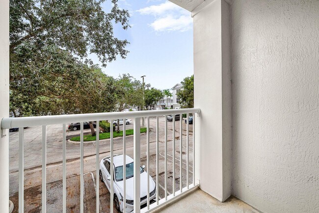 Building Photo - 1008 Shoma Dr
