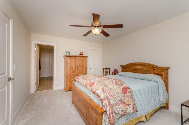 Building Photo - 255 Mimosa Dr