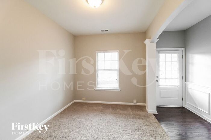 Building Photo - 423 Fredrick Dr