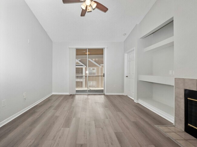 Building Photo - 8300 Elm Park Dr