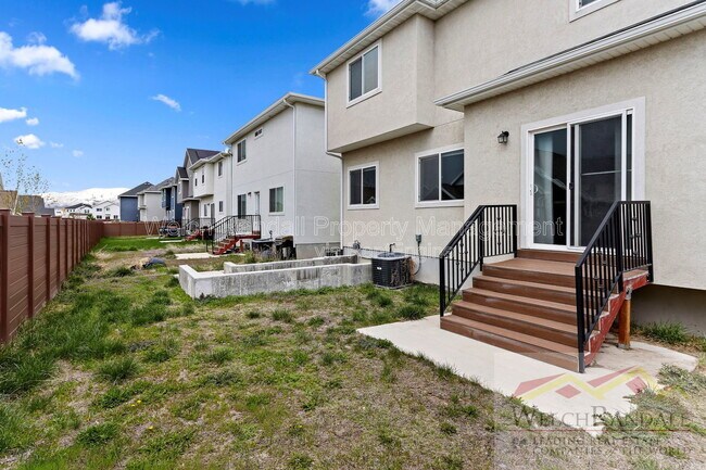 Building Photo - 433 N 100 W