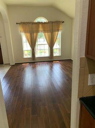 Building Photo - 13918 Goodridge Dr