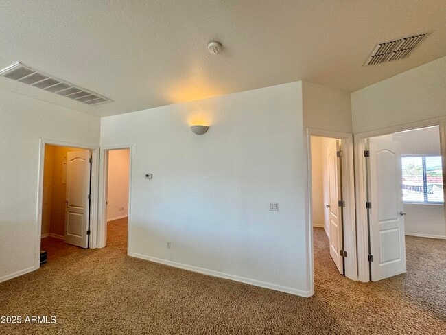 Building Photo - 1838 E Anderson Dr
