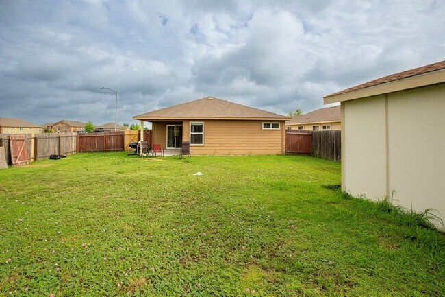 Building Photo - 1524 Wedgewood Cv