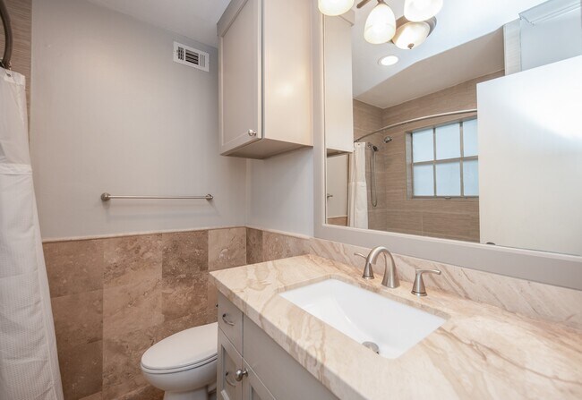 Building Photo - 9015 Gaylord Dr